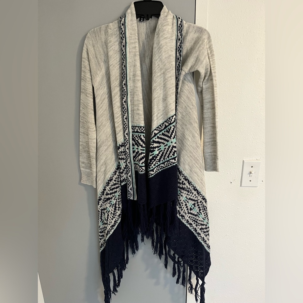 Women's Gray and Navy Patterned Sweater